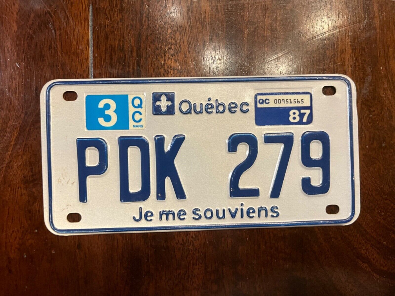 Excellent Condition 1987 Québec Motorcycle License Plate Pdk 279  Indian Harley