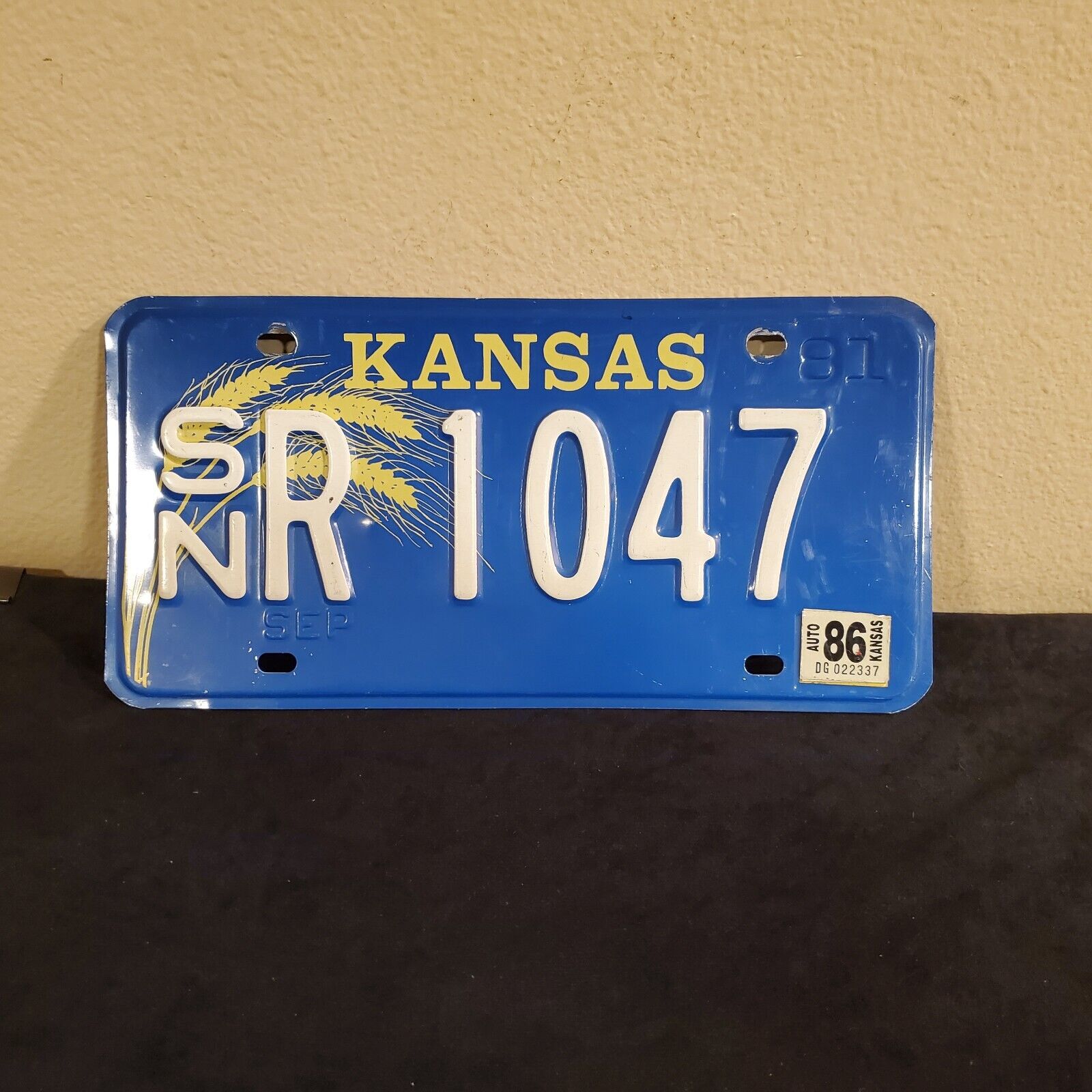 Vintage Kansas Single Plate 1981-86 Snr 1047